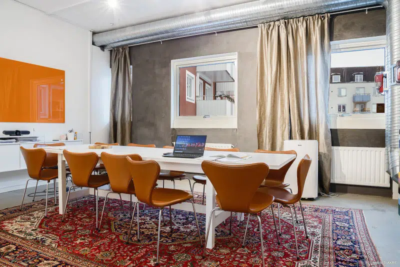 Apartment, 4 rooms, 273 m²