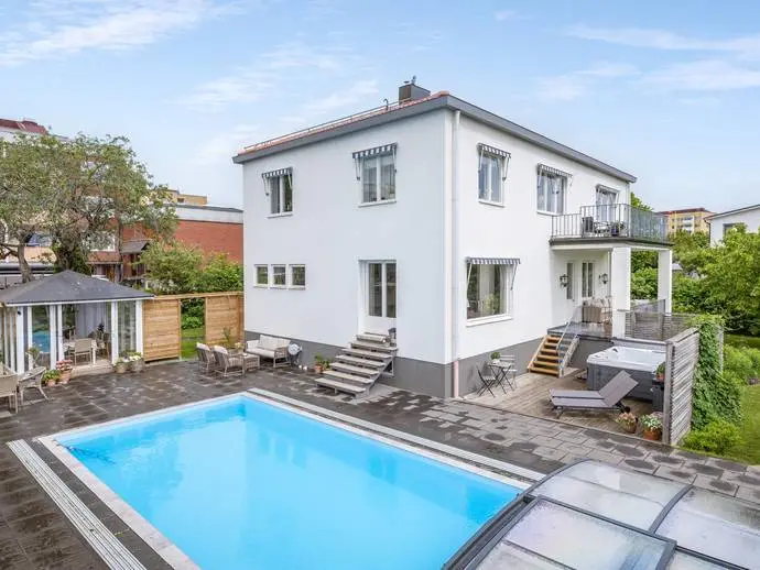 Bild 1 av 21 på Sjögatan 30