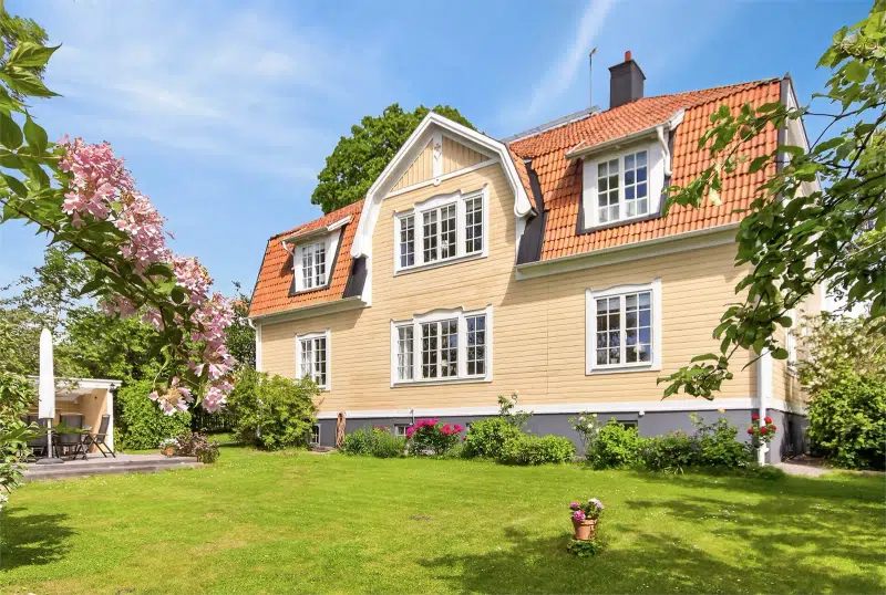 House, 9 rooms, 275 m² in Nyköping