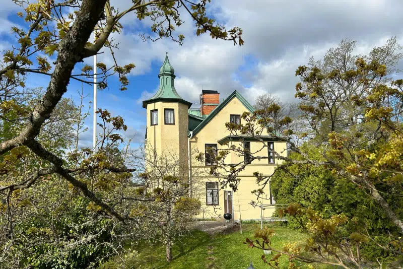 Villa, 10 rum, 305 m² i Flen