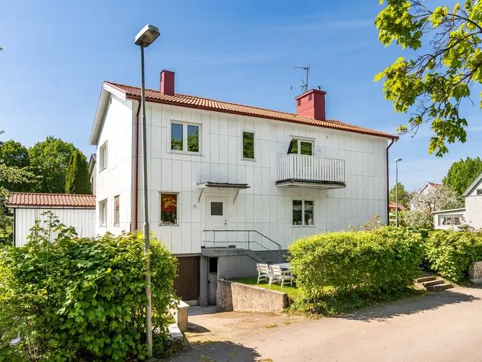 Image 1 of 21 of Älvängsgatan 34