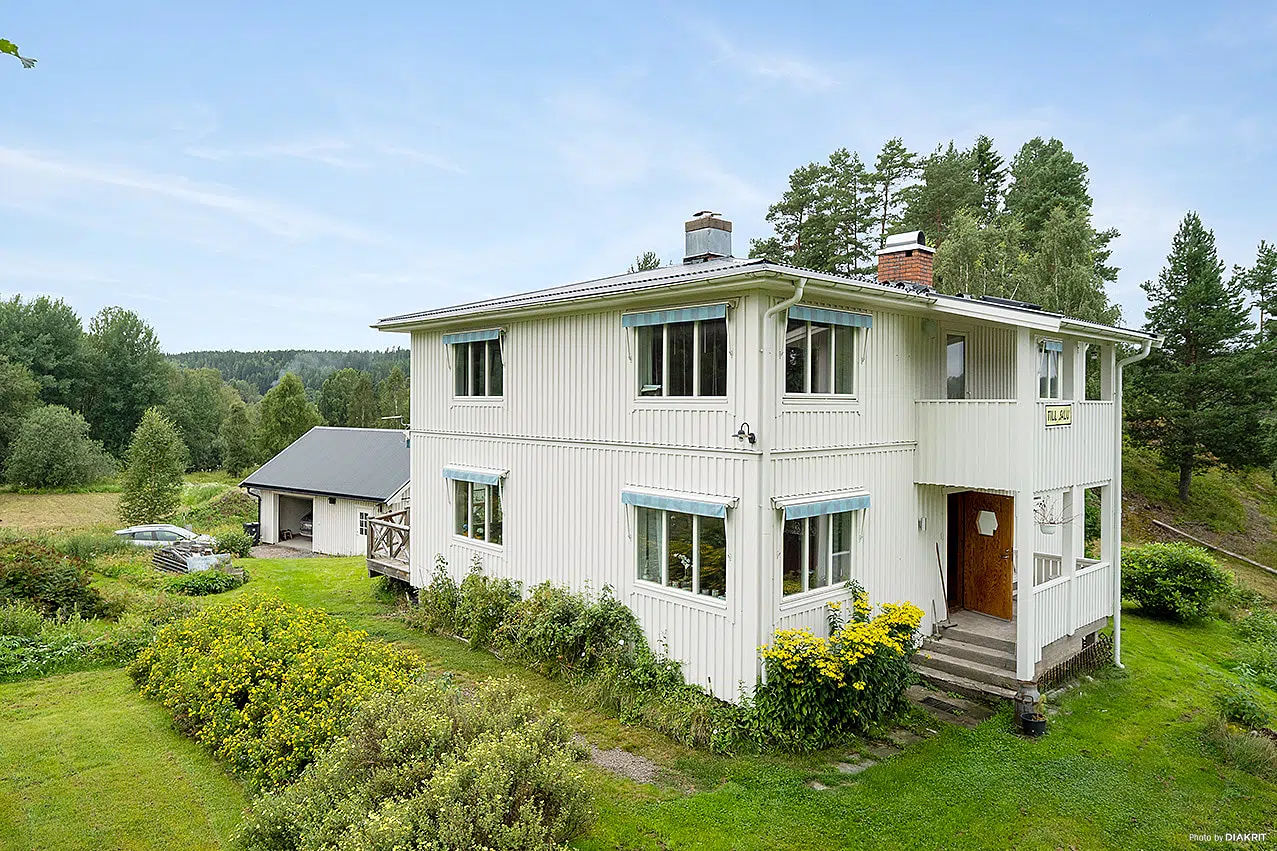 Image 1 of 17 of Östra Hångstad Bergbacka 1