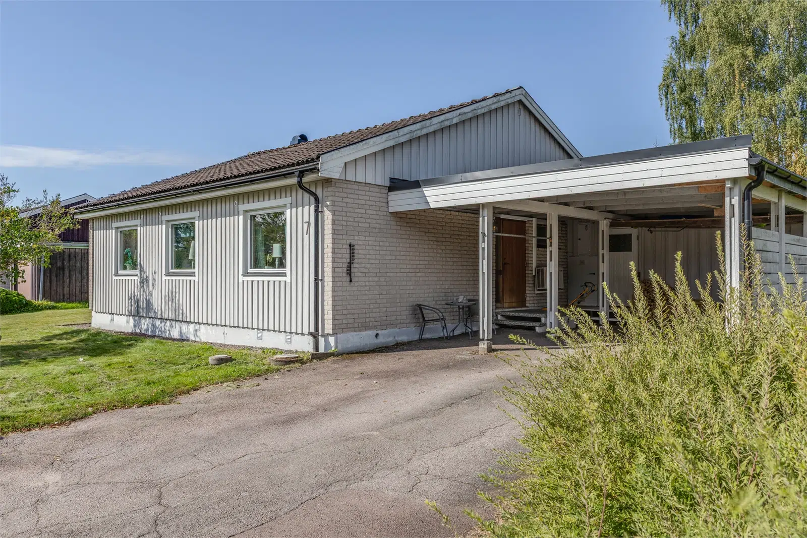 Bild 1 av 21 på Hjortronstigen 7
