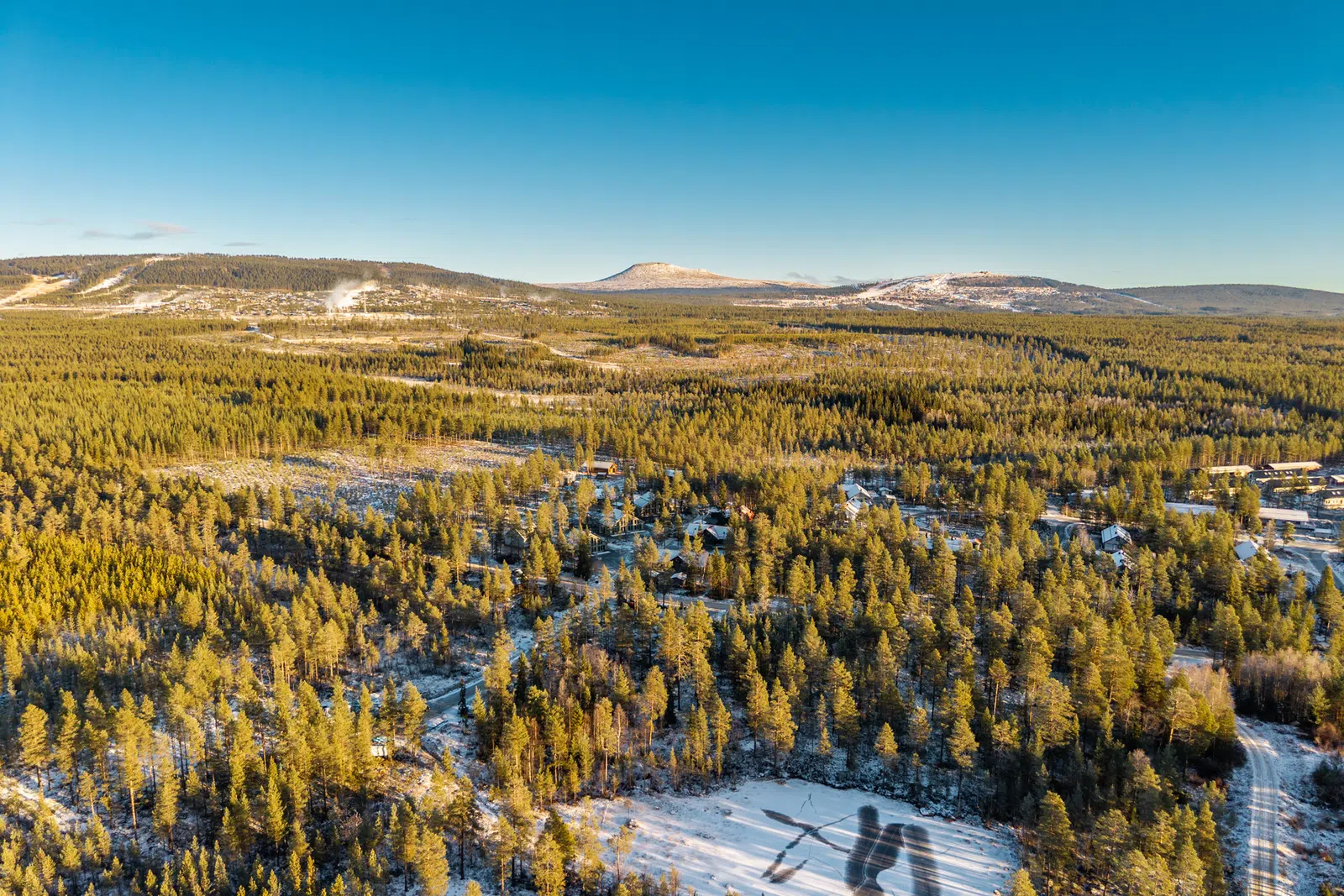 Image 1 of 20 of Björnvägen