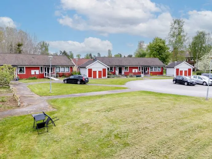 Bild 1 av 19 på Åkerstigen 1-6