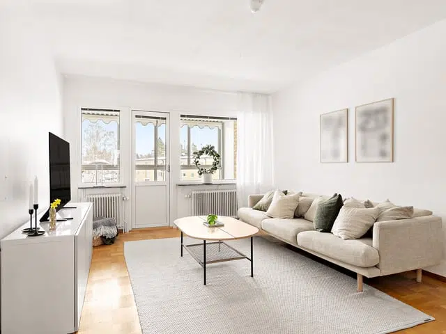 Bild 1 av 14 på Smultronvägen 16