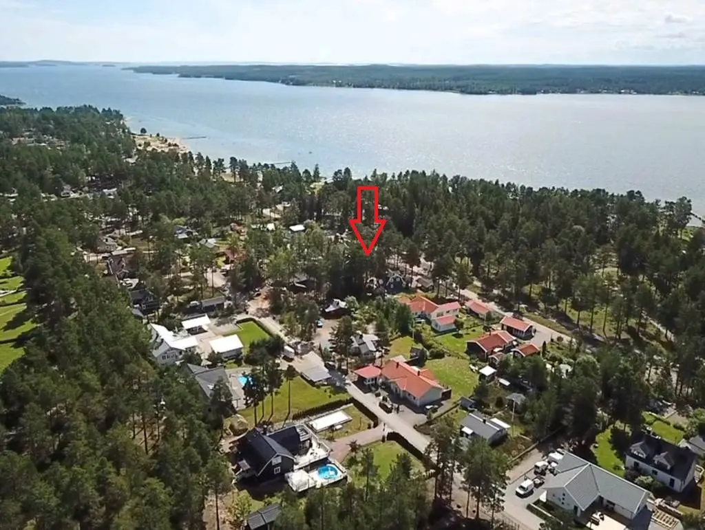 Bild 1 av 15 på Badvägen 25