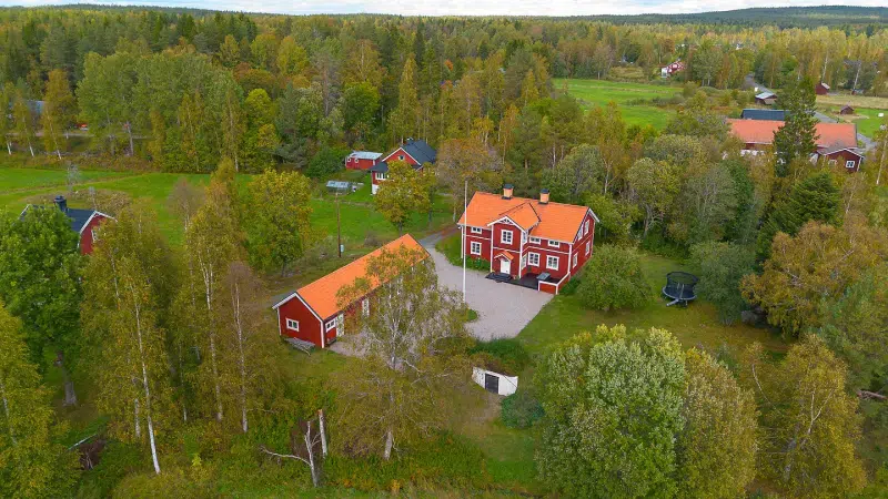 Villa, 6 rum, 244 m² i Ockelbo