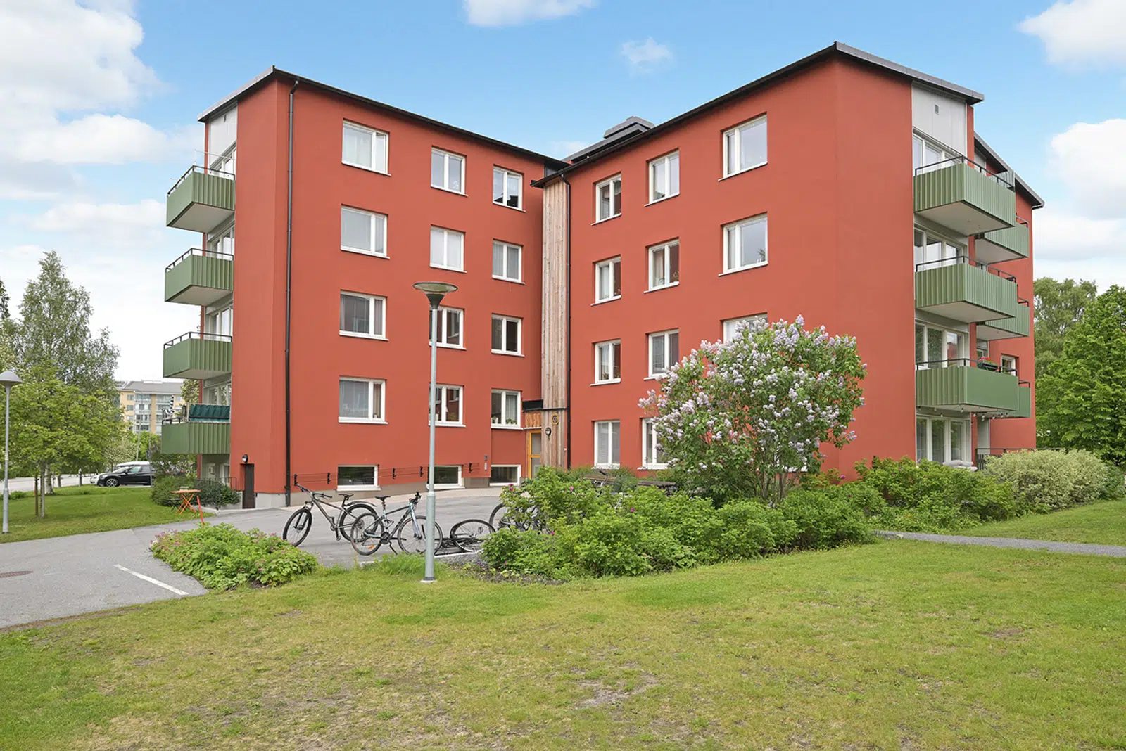 Image 1 of 21 of Axtorpsvägen 9