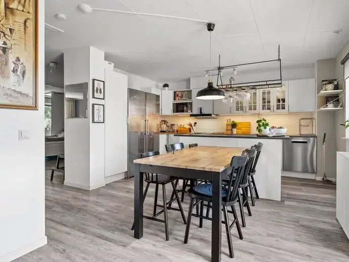 Apartment, 4 rooms, 111 m²