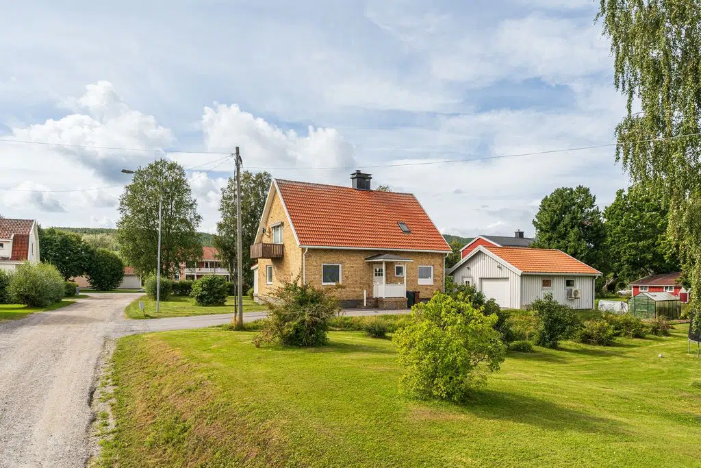 Bild 1 av 21 på Syskonhemsvägen 1