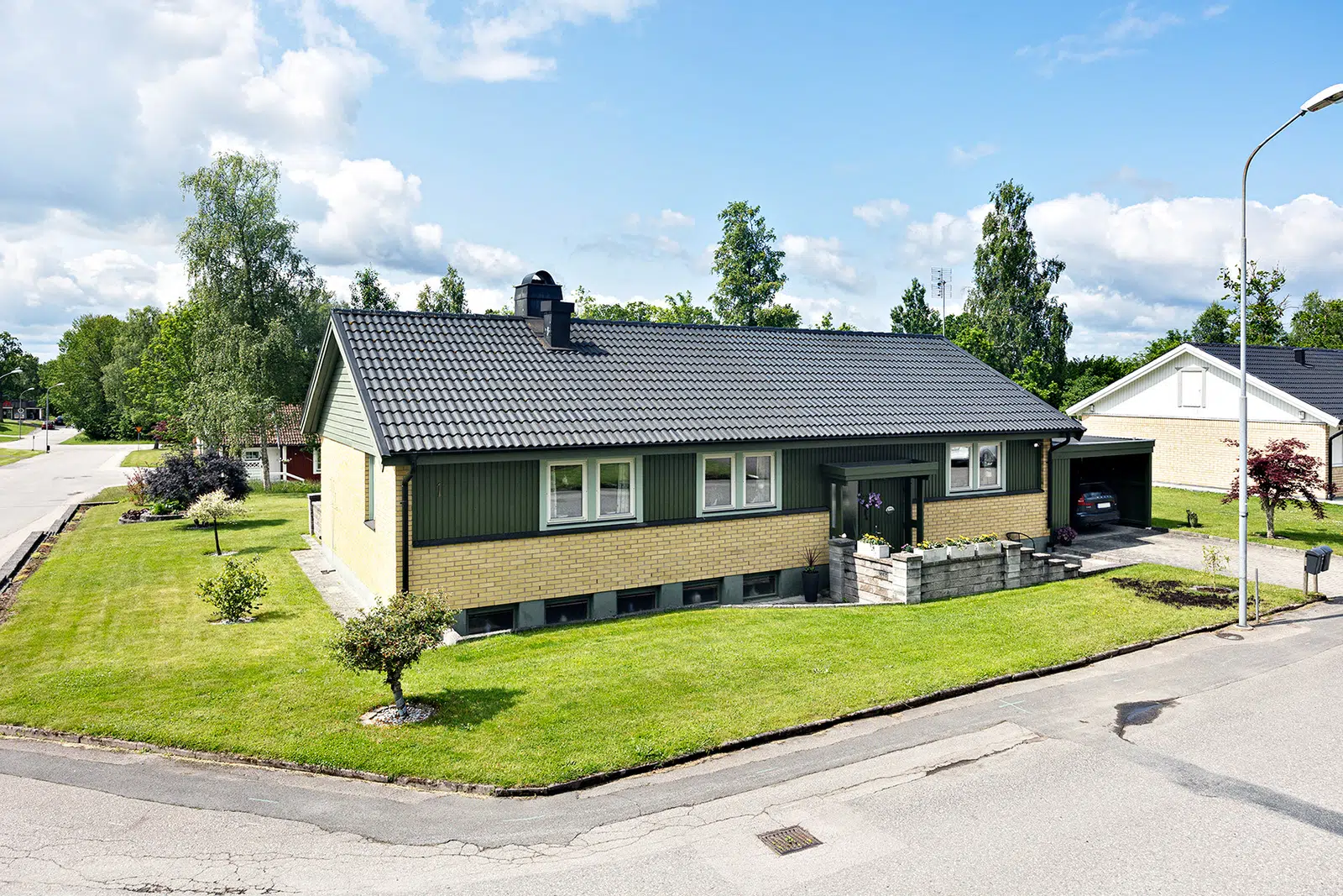 Image 1 of 21 of Lokevägen 1