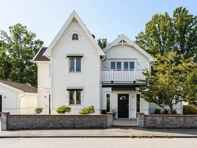 House, 7 rooms, 195 m²