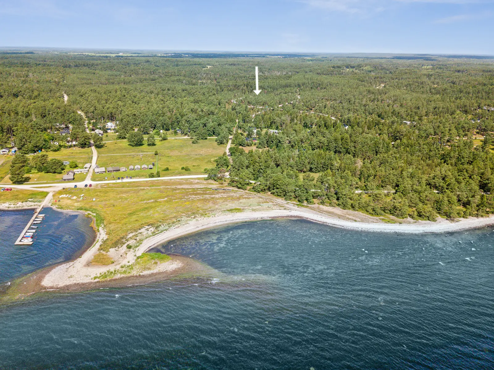 Image 1 of 19 of Enbärsvägen 14 m fl