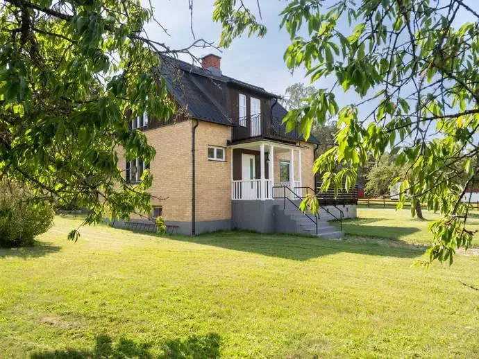 House, 4 rooms, 107 m²