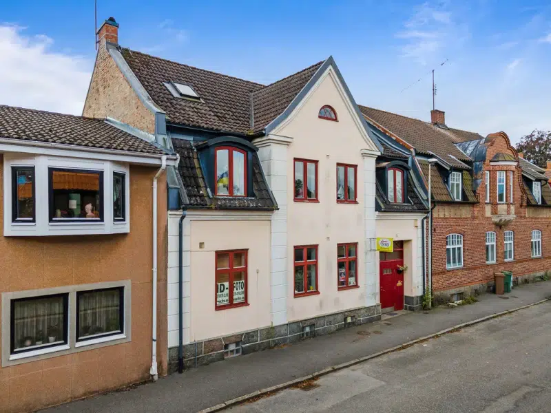 Semi-detached/terraced, 11 rooms, 204 m² in Tomelilla