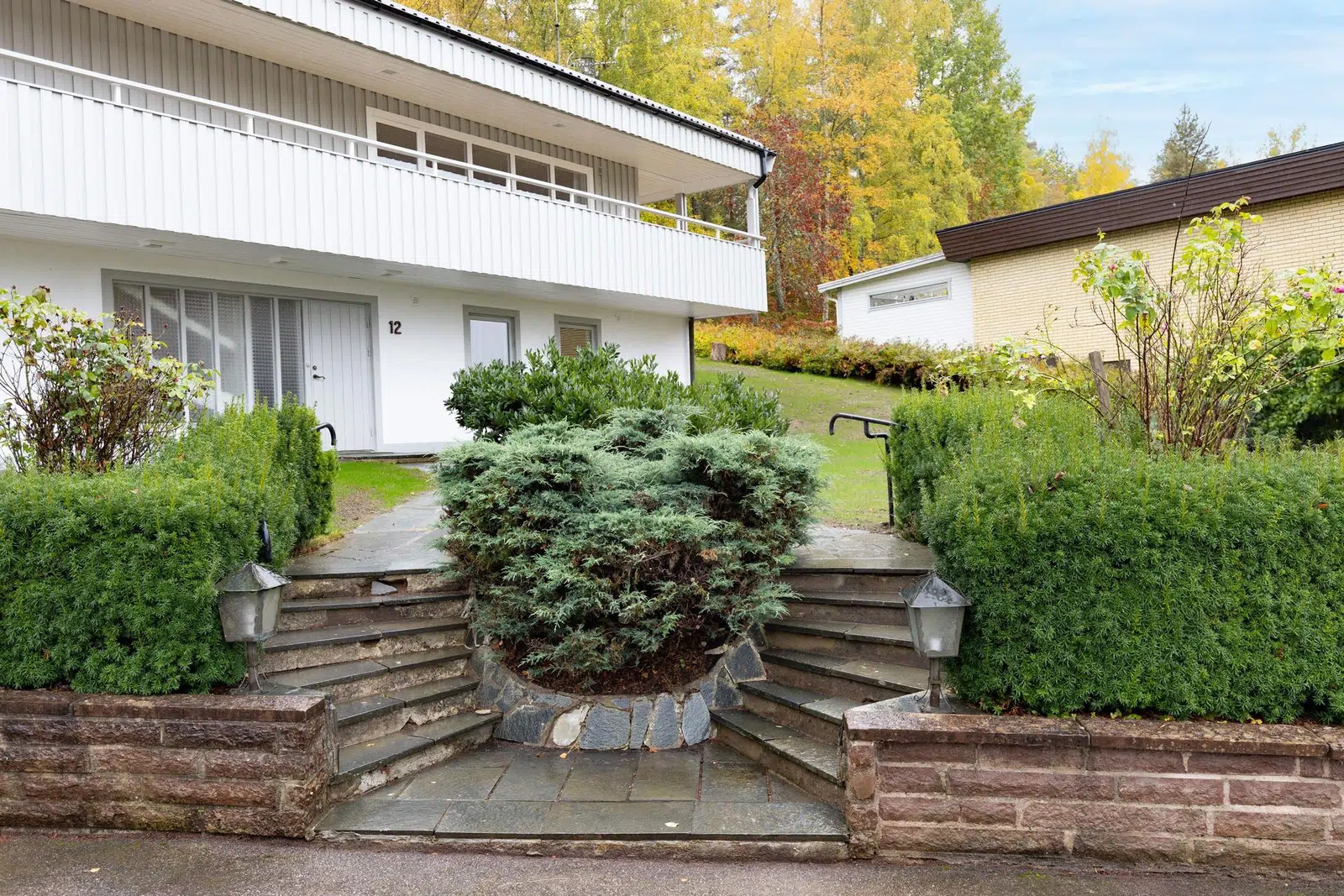 Bild 1 av 30 på Barrstigen 12