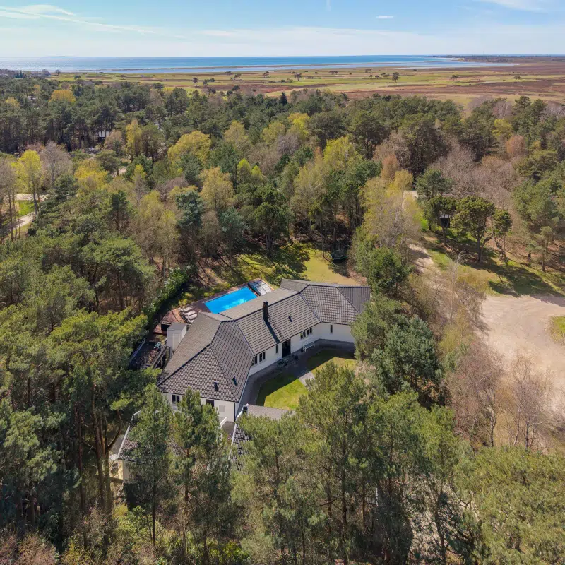 Villa, 7 rum, 241 m²