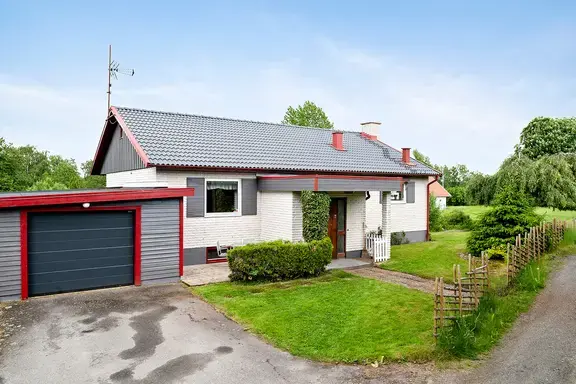 Bild 1 av 1 på Backavägen 10