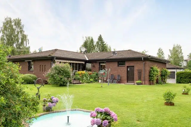 Bild 1 av 1 på Basvägen 1