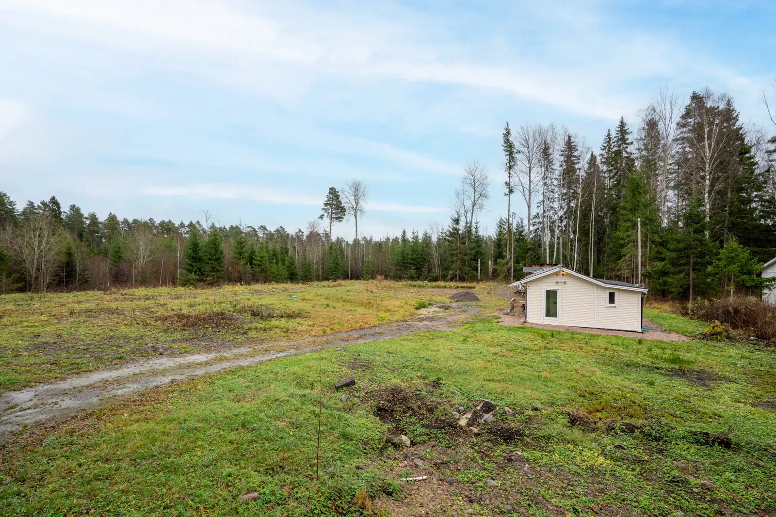Image 1 of 1 of Harbonäsvägen 308