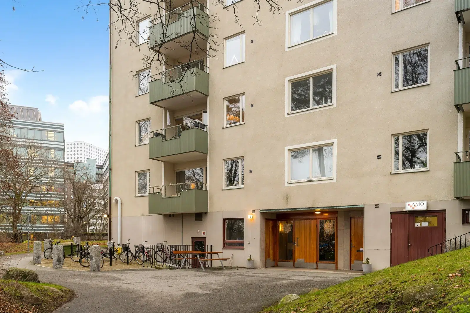 Image 1 of 1 of Backvägen 9