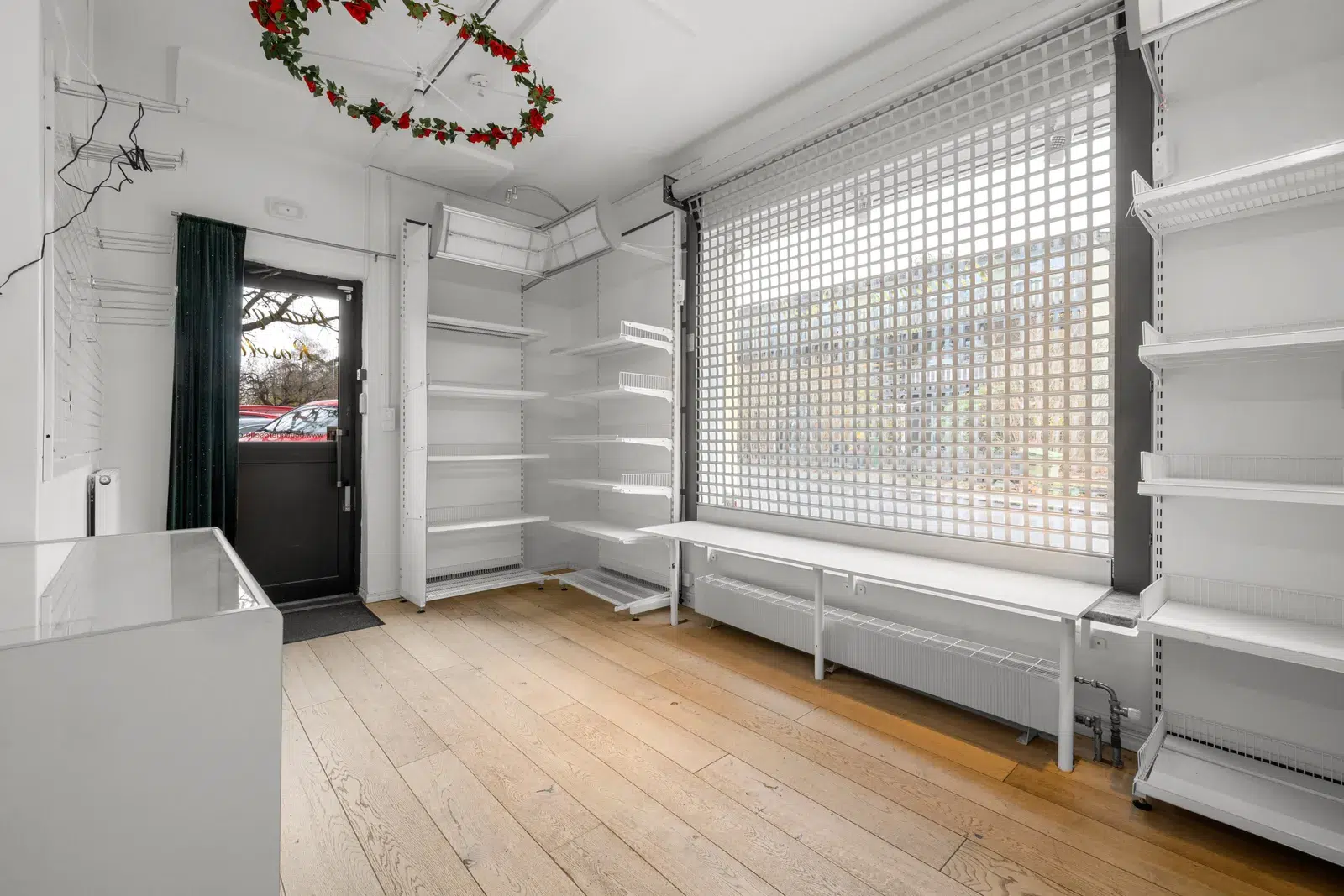 Image 1 of 1 of Skolgatan 1B