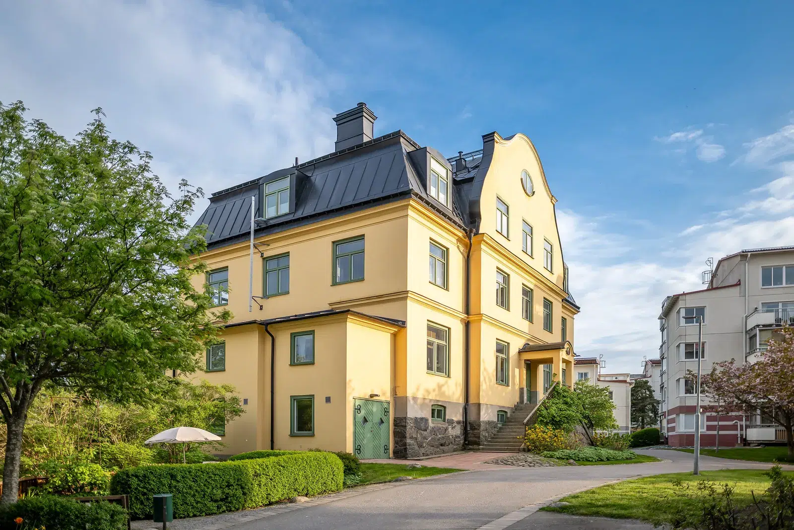 Image 1 of 1 of Floravägen 19