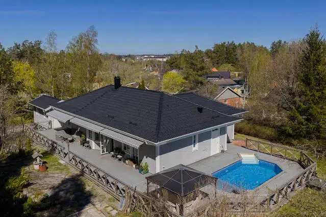 House, 5 rooms, 175 m² in Uttran