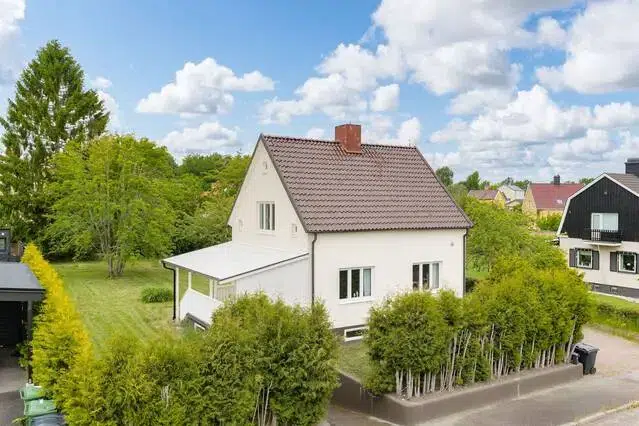 House, 5 rooms, 106 m² in Motala