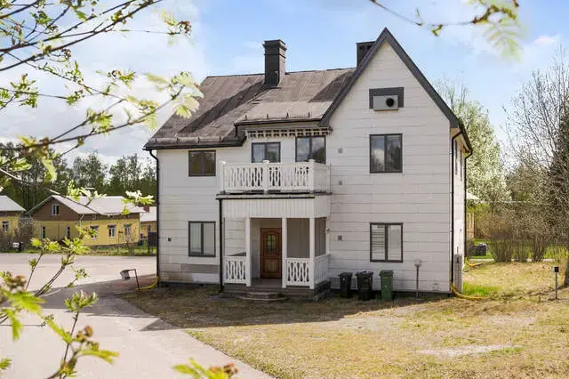 House, 8 rooms, 230 m² in Alby
