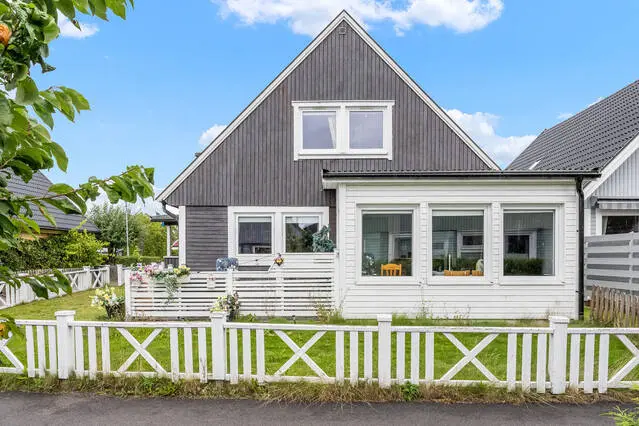 Villa, Tegelbruksvägen 62, Finspång. Bild 1 av 1