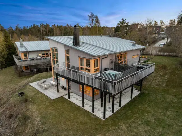 House, 7 rooms, 180 m² in Rönninge