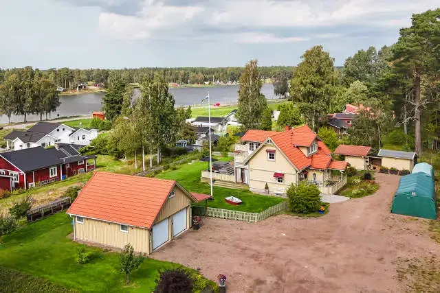 House, 6 rooms, 141 m² in Kristinehamn