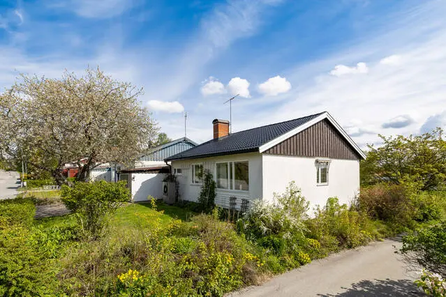 Villa, Bergslagsgatan 48, Nora. Bild 1 av 1