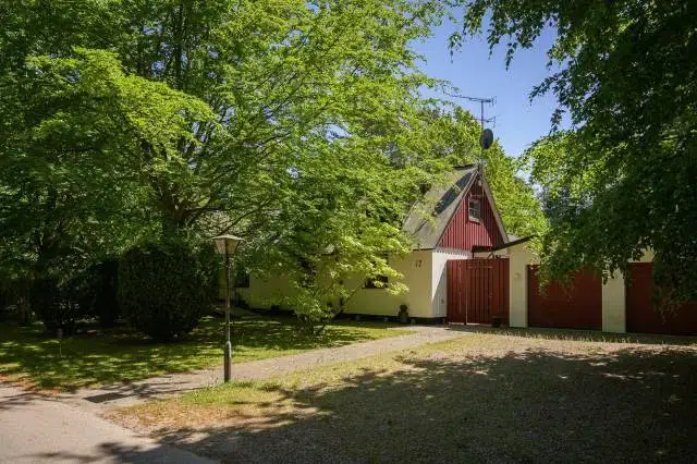 Villa, 7 rum, 269 m² i Höllviken