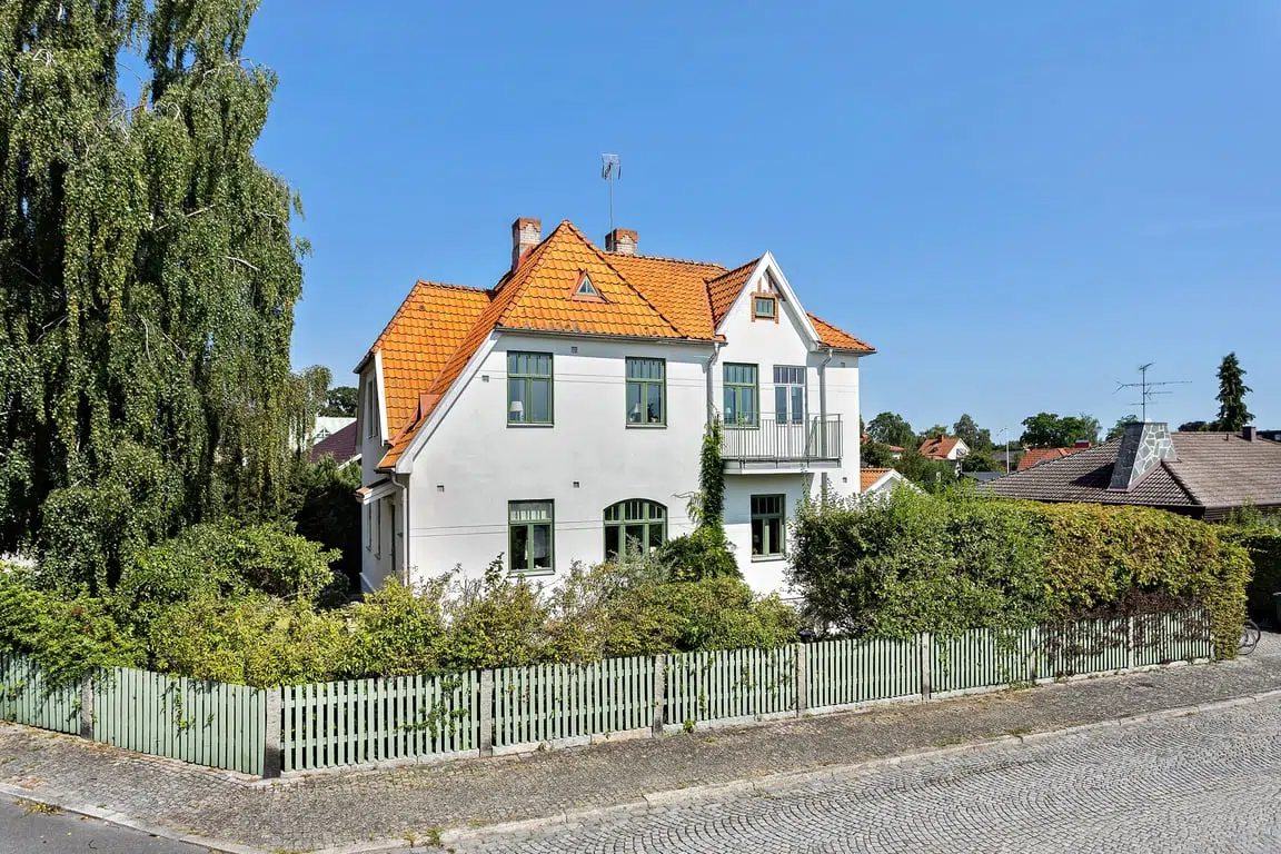 Image 1 of 1 of Asplyckegatan 15