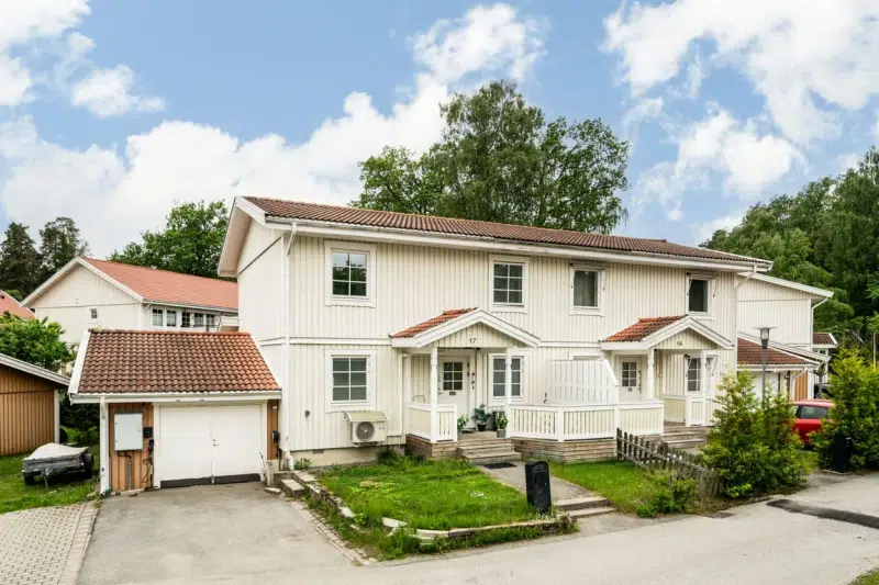 Semi-detached/terraced, 5 rooms, 111 m² in Södertälje