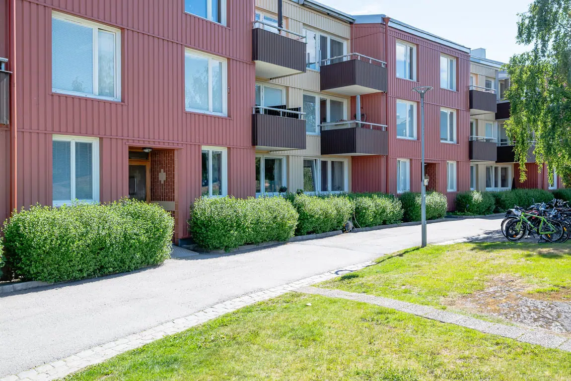 Image 1 of 15 of Östra Bergsgatan 39