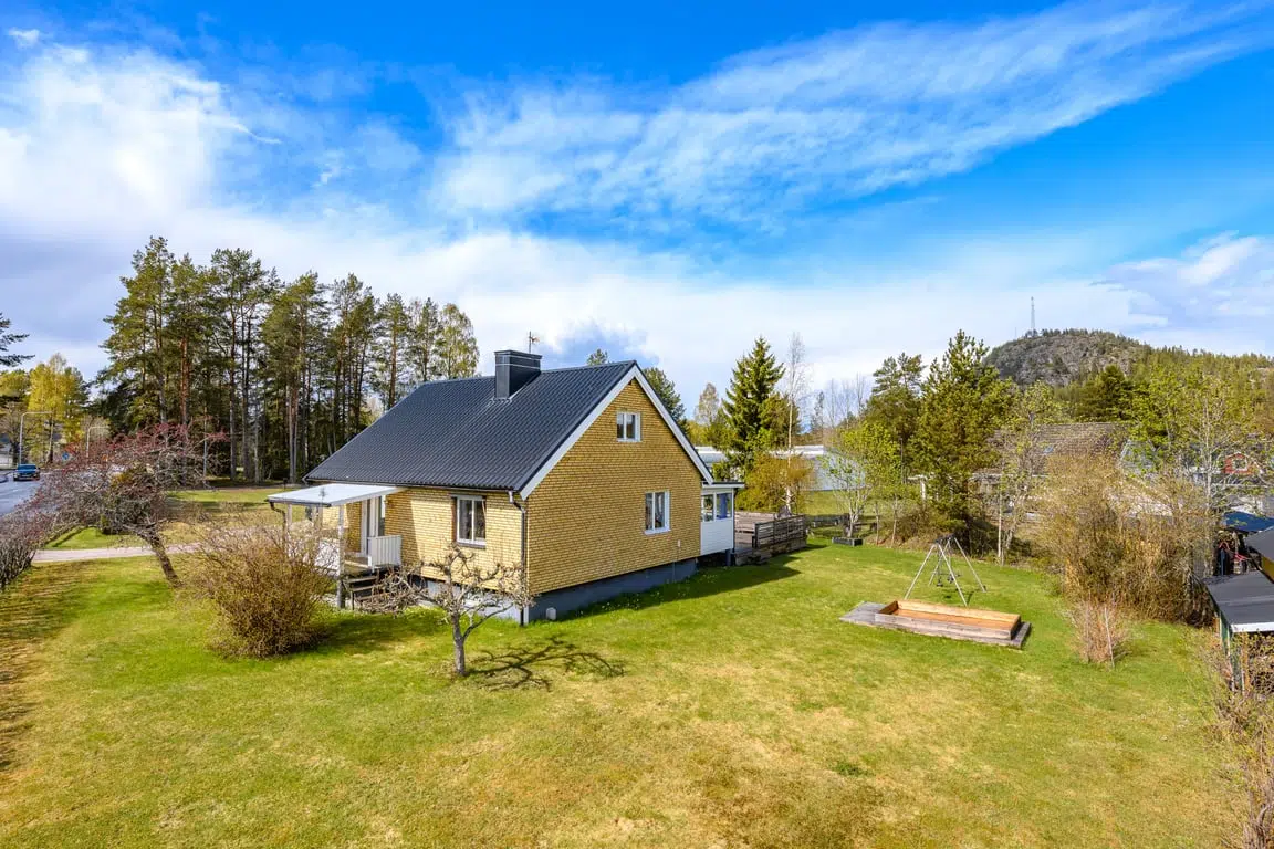 Bild 1 av 1 på Tunavägen 18