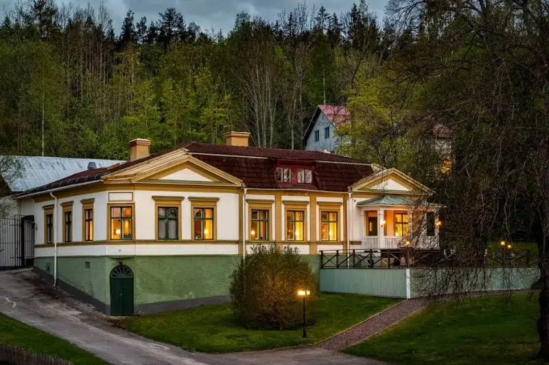 House, 9 rooms, 250 m² in Söderhamn