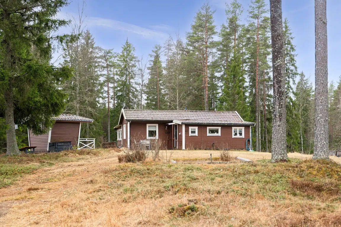 Bild 1 av 1 på Kirsavägen 47