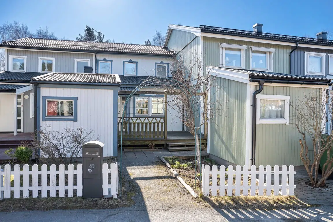 Par-/radhus, Vallavägen 82, Haninge. Bild 1 av 1