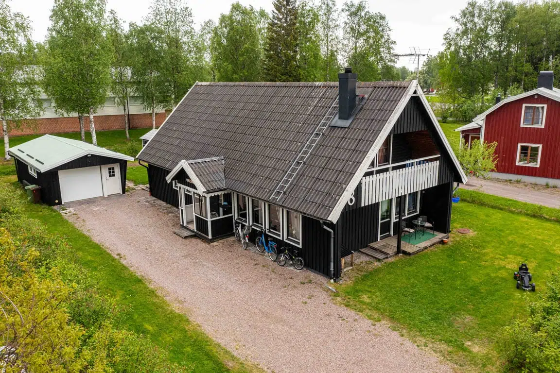 Bild 1 av 41 på Gullvivevägen 8