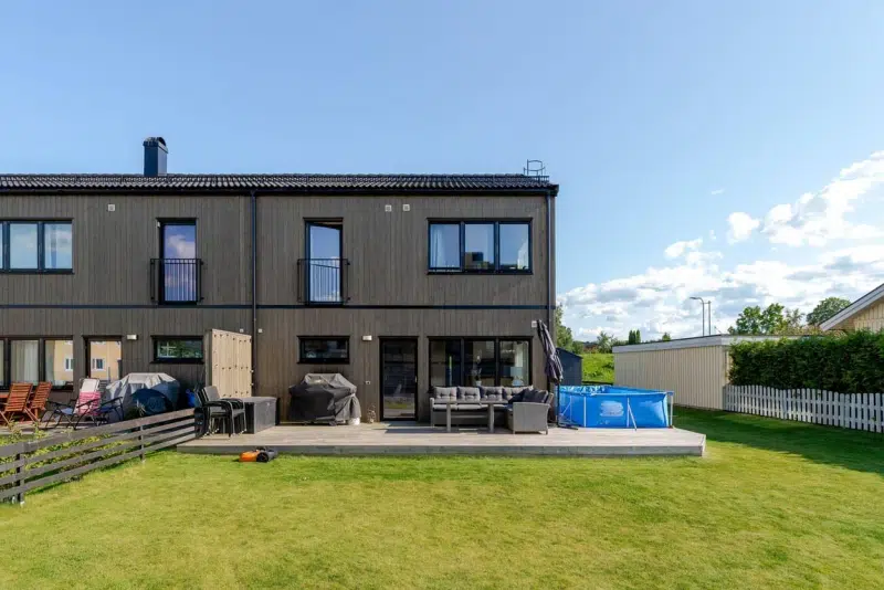 Semi-detached/terraced, 6 rooms, 105 m² in Örebro