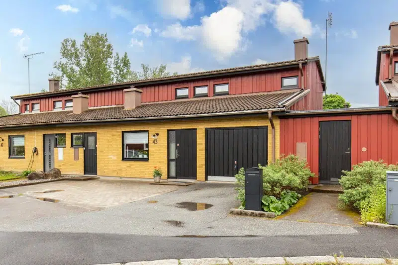 Semi-detached/terraced, 5 rooms, 161 m² in Örebro
