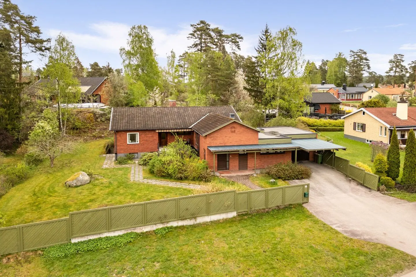 Image 1 of 63 of Ringvägen 64