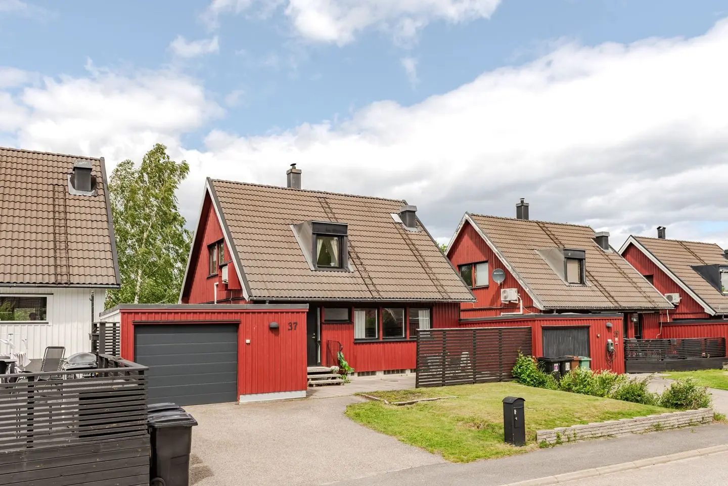 Image 1 of 28 of Åsbergsvägen 37