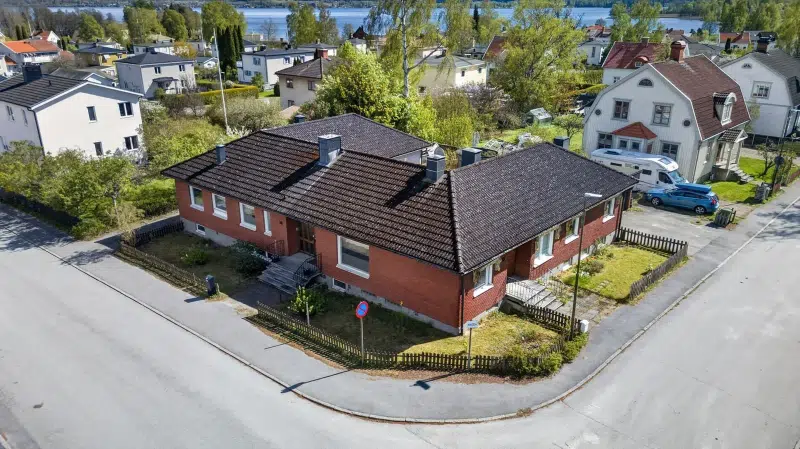 House, 9 rooms, 252 m² in Karlskoga