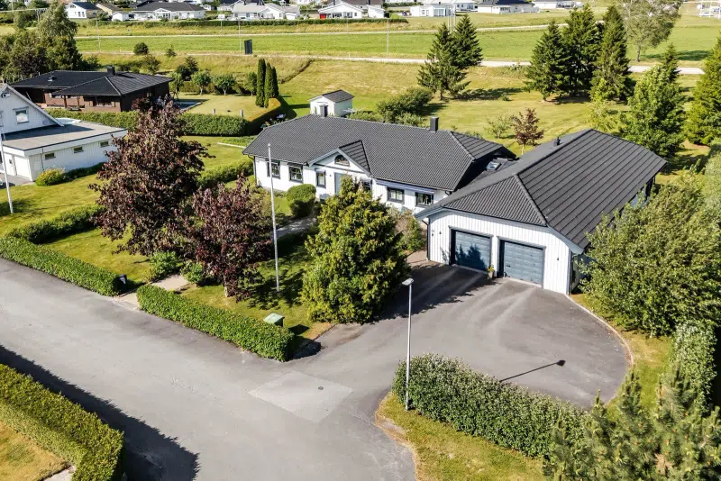 Villa, 7 rum, 251 m²